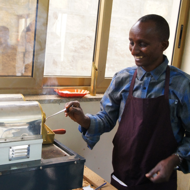 メキシコ・シエラ・マードレ手摘み収穫の様子